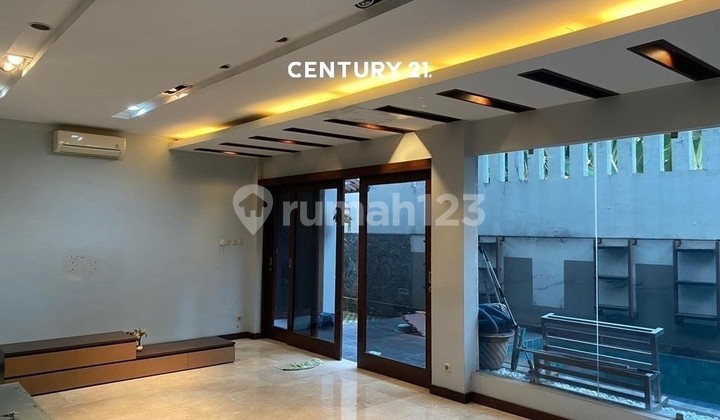 Rumah dengan Private Pool di Kebagusan Nv 14544 2