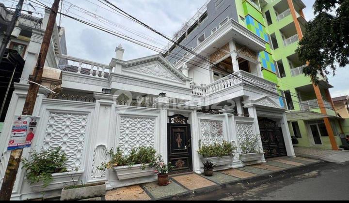 Di Jual Rumah Mewah Ada Kolam Renang Nya 2