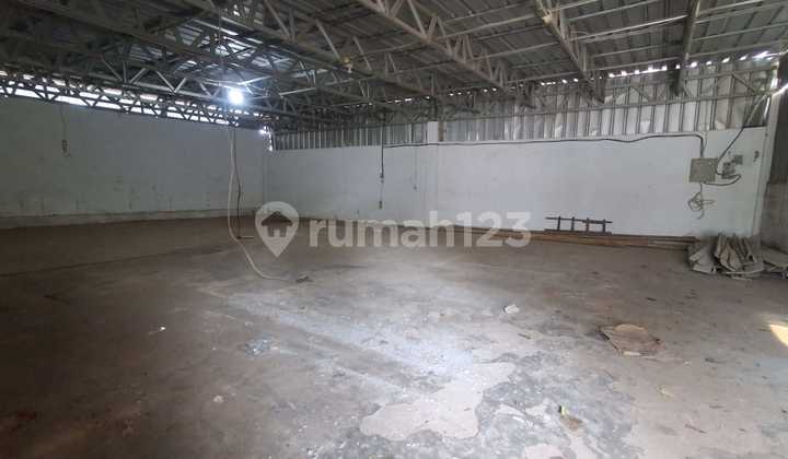 For Rent Warehouse in Bekasi Complete with Office, Mess Room, and Bathroom