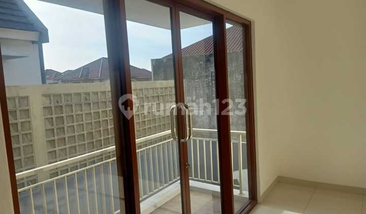 Di Jual Rumah 2 Lantai Di Pondok Gede 2