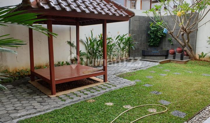 Rumah Mewah 2 Lantai Dekat dengan Pusat Perkantoran 2