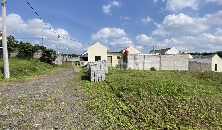 Modern Affordable House in Pakis Malang, Ready to Occupy & Strategic Location! 2