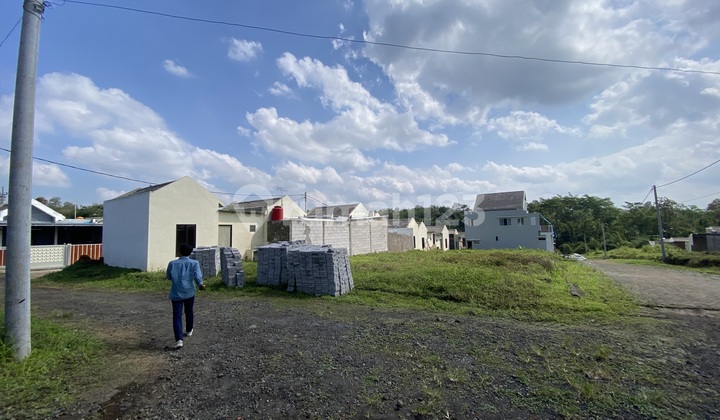 Modern Minimalist Residence in Pakis Malang: Strategic & Comfortable Location