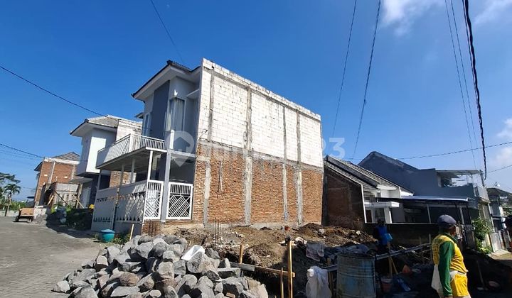 STRATEGICALLY LOCATED RESIDENTIAL LOT FOR BOARDING HOUSES WITH FREEHOLD CERTIFICATE