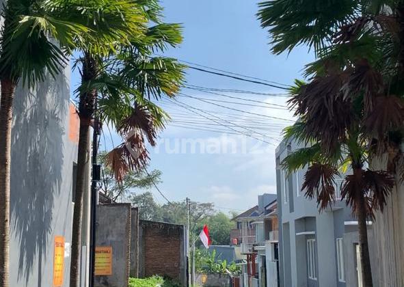 Land with low prices is suitable for a boarding house business. Land with low prices is suitable for a boarding house business.