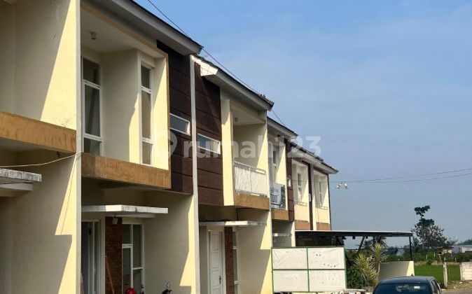 Villa di kawasan ramai, dekat dengan lokasi wisata di Kotqa Batu