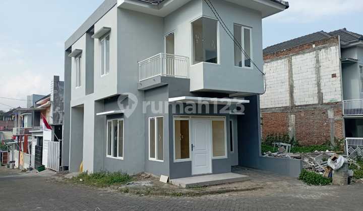 FOR SALE FAST MODERN MINIMALIST HOUSE WITH SHM LEGALITY LOCATED BEHIND UMM CAMPUS FOR SALE FAST MODERN MINIMALIST HOUSE WITH SHM LEGALITY LOCATED BEHIND UMM CAMPUS