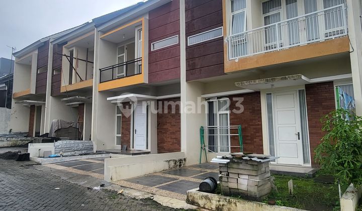 Villa Mewah dengan Desain Arsitektur Berkelas