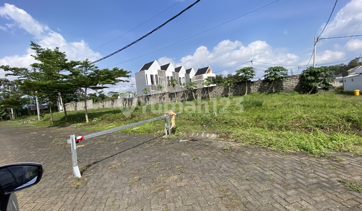 Rumah Bagus Unfurnished Malang Kota, Malang SHM 2