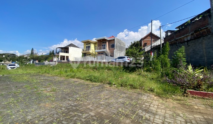 Villa Sejuk Dekat UIN 3 120 m2 SHM Batu, Malang Villa Sejuk Dekat UIN 3 120 m2 SHM Batu, Malang