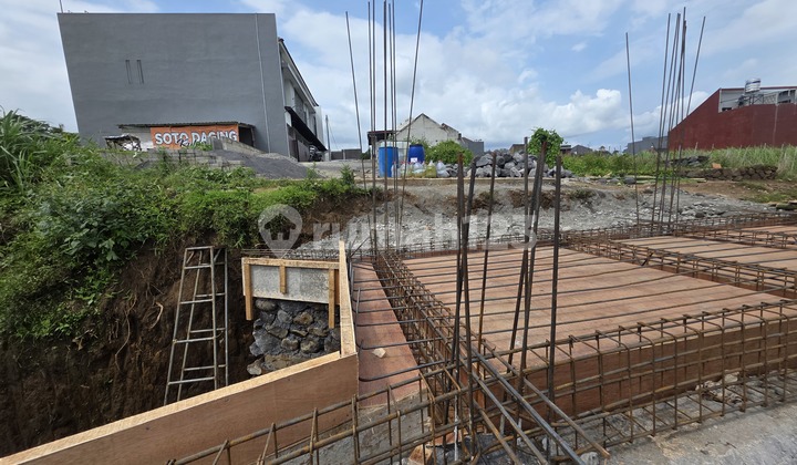 Flood-Free Strategic Kost Near Major Campus Access with SHM 2