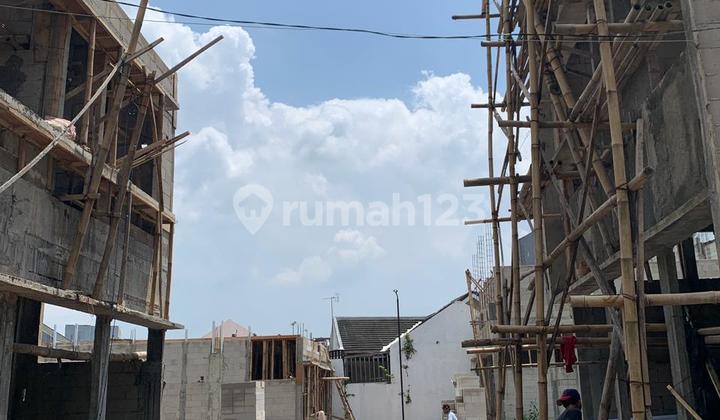 Rukost Near 4 Major Campuses in Malang City with SHM 1