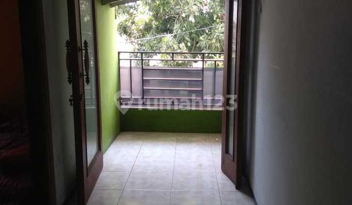 3-Story Shop House with Hook Position in Sanggrahan, Grogol, Cemani Solo 2