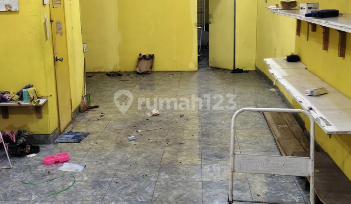 For Rent Strategic Shop House at Jongke Market in Front of BRI Laweyan Solo 2