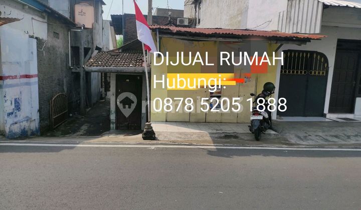 Rumah Strategis Di Mainroad Kapten Mulyadi, Joyosuran, Pasar Kliwon Solo