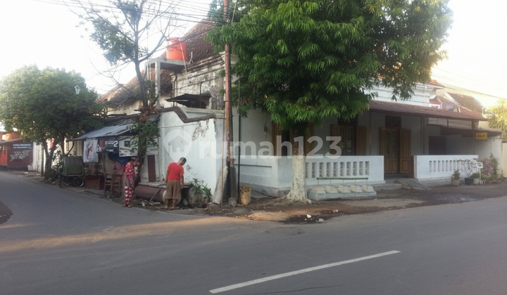 Dijual Rumah Strategis Dekat Beteng, Sangkrah, Pasar Kliwon Solo