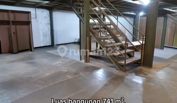 Warehouse + Office For Sale in Rejowinangun, Kota Gede Yogyakarta
