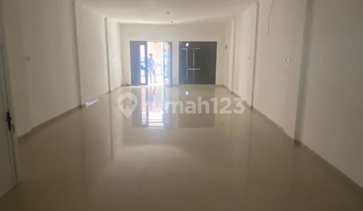 Disewakan Ruko Terenovasi 2 Lantai Sebelah BSD Plaza di Sektor 4 BSD, Tangerang Selatan