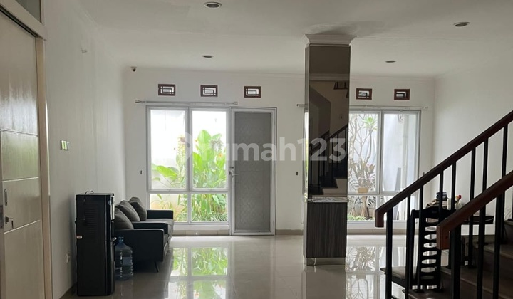 Disewakan Rumah Rapih Siap Huni di Grand Wisata, Bekasi 2