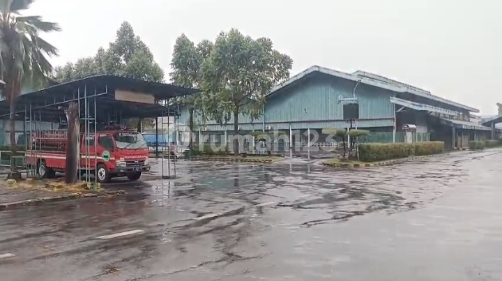 Gudang Bekas Pabrik Sepatu Curug Tangerang