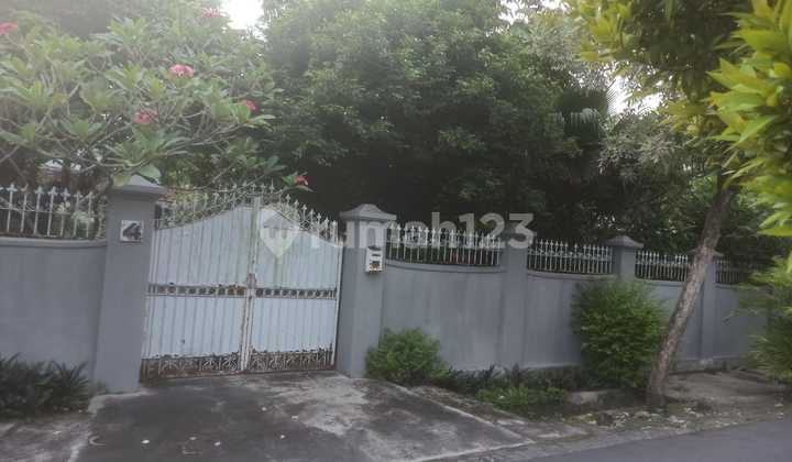 Rumah di kawasan elit (area Punggawan), tengah kota Solo Rumah di kawasan elit (area Punggawan), tengah kota Solo