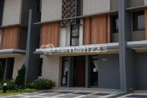 Selling Strategic Boarding House - Regentown Gold BSD City 1