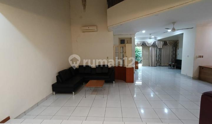 Disewakan Rumah bisa untuk Usaha Dikartini Jakpus Disewakan Rumah bisa untuk Usaha Dikartini Jakpus