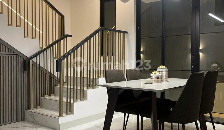 Dijual Rumah Cantik di Jgc Cluster Matana