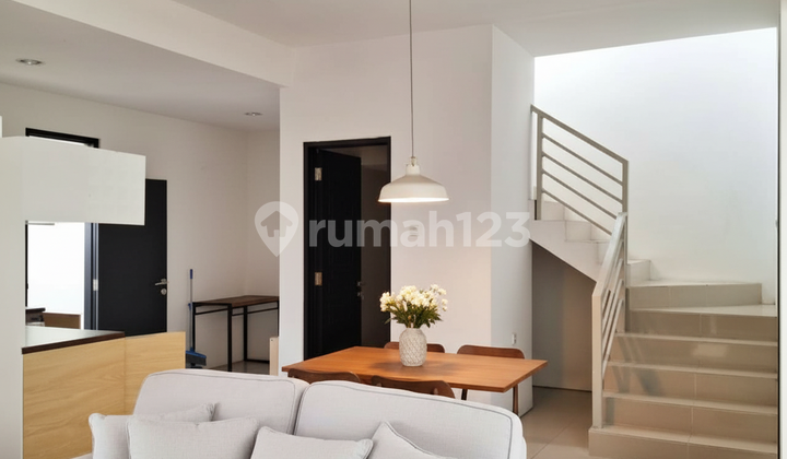 Rumah Mewah Murah 2 Lantai Lakarsantri Surabaya Jual Cepat Siap Huni Lokasi Strategis 2