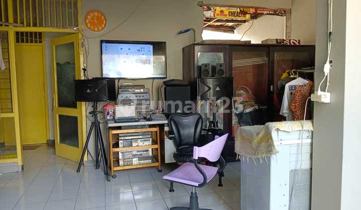 House, minimal renovation, central city area, quiet, suitable for business in Senen, Central Jakarta. 2