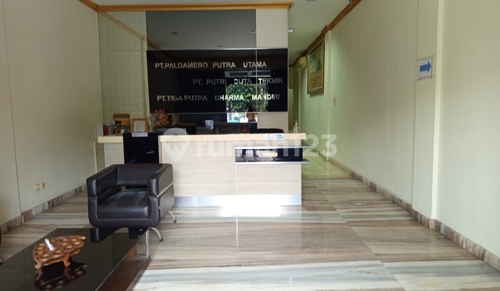 For Rent: 4-Story Shop House in Cempaka Putih, Ready to Occupy. Ample Parking Space.