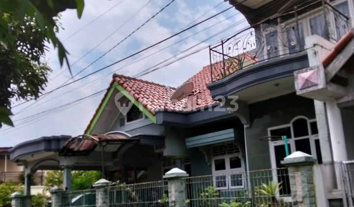 Rumah Besar Hook Terawat Siap Huni 1