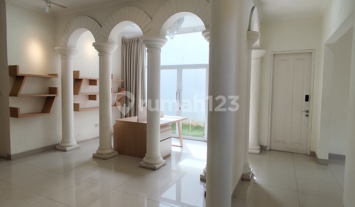 Disewakan Rumah 2 Lantai Furnish Cluster Alicante Gading Serpong (Min.2 Tahun)