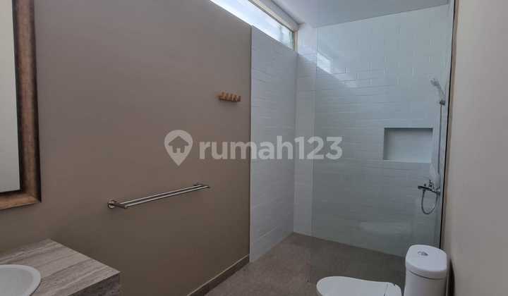 Dijual Rumah Hoek Mewah SHM di Bsd Vermont 2