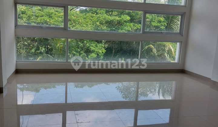 Quick Lease!!! 3-Story Shop House in Pulogebang Facing Strategic Main Road Quick Lease!!! 3-Story Shop House in Pulogebang Facing Strategic Main Road