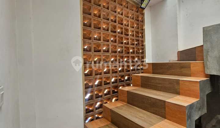 Dijual Rumah 3.5 Lantai Uk.6x15 Di Tambora Shm Renov Bagus Rapi 2