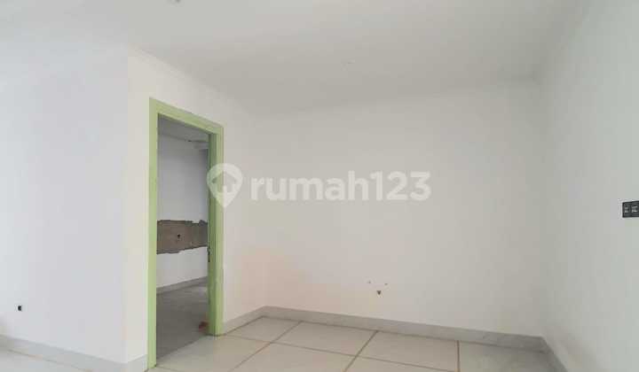 Dijual Rumah Baru SHM di Cempaka Putih Uk. 10X18.3 M2 2