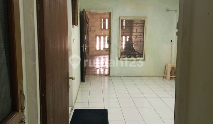 For Immediate Sale: 1.5-Story House in Sunter Mas, Size 6x17, Good Condition