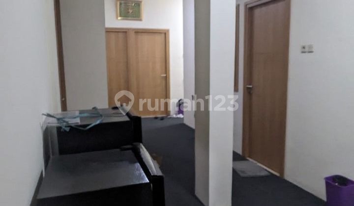 Hot Sale!!! Ruko Gandeng 3 Boutique Kemayoran Strategis Furnished