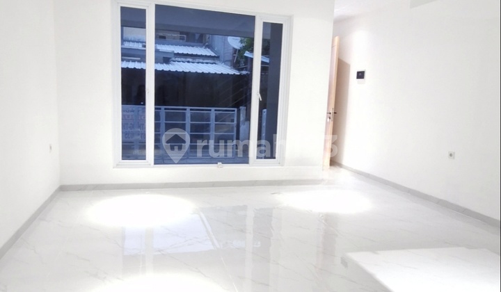 Hot Sale!!! Dijual Rumah Baru 2 Lantai di Bcs Kelapa Gading Bagus Hot Sale!!! Dijual Rumah Baru 2 Lantai di Bcs Kelapa Gading Bagus