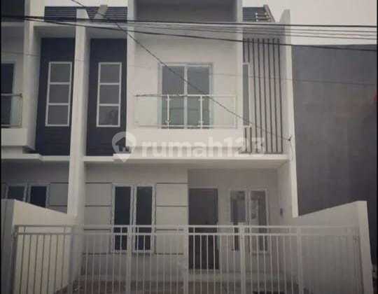 2-Storey Imperial Gading House Ready to Live in Strategic Location