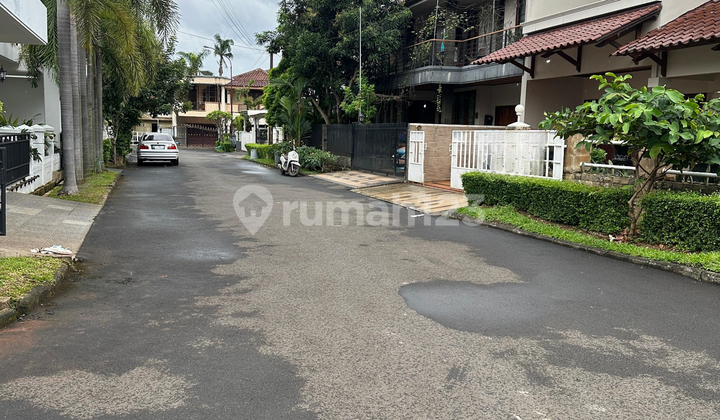 Rumah Sewa Hook di Bintaro Sektor 9 Cluster Premium dan Strategis 2