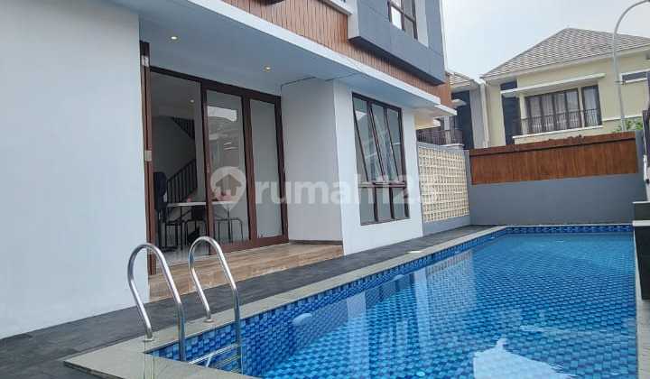 Rumah Mewah Brand New Di Discovery Park Bintaro Swimming Pool 2