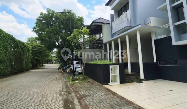 Quick Sale Kebayoran Bintaro Renovated House Ready to Live In Facing Public Facilities Quick Sale Kebayoran Bintaro Renovated House Ready to Live In Facing Public Facilities