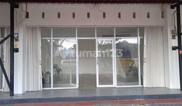 Three-Story Shophouse in Radio Dalam, Pondok Indah, Strategic Location 2