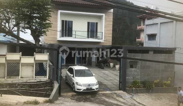 Dijual Villa Tawangmangu