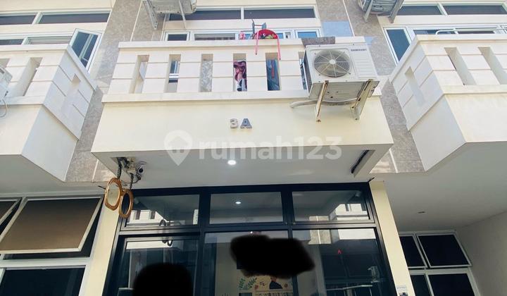 Strategic 3-Story House in Onasis Town House, Kemayoran