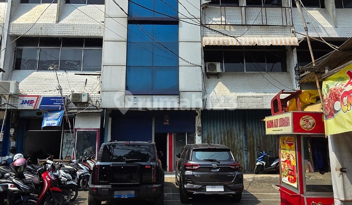 Ruko 3 Lantai + Rooftop Di Jalan Raya Cipinang - Lokasi Premium, Selalu Laku Disewakan
