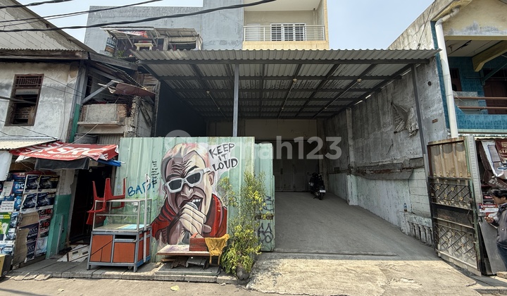 Bangunan Besar 3 Lantai Siap Finishing - Lt 600 M², Lb ±400 M² - Akses Mobil Mudah & Parkir Luas