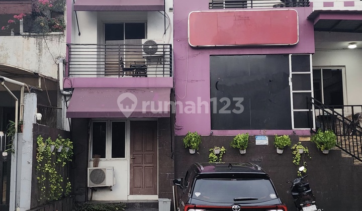 For Sale: Boarding House / Active Dormitory with 18 Rooms in Kemanggisan - Net Profit Approximately 50 Million/Month